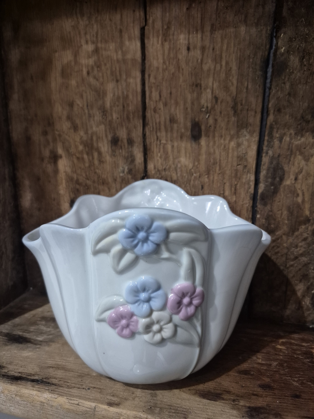 1992 Vintage FTD White Ceramic Scalloped Flower Pot Planter Pastel Pink Blue